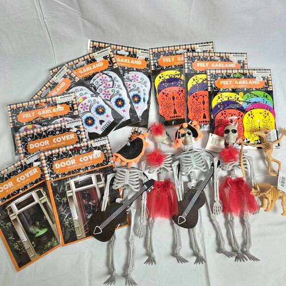 Halloween Décor Lot – Skeleton Figurines, Felt Garland, Door Covers, Day of the - Picture 2 of 10